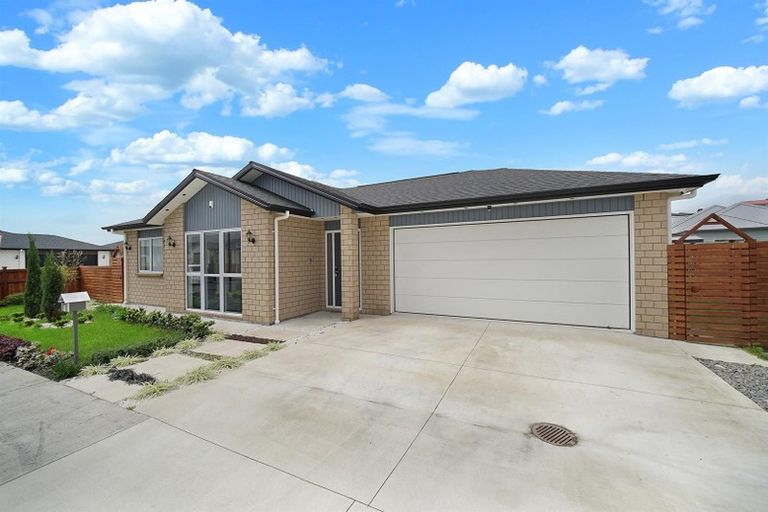 Photo of property in 1 Tuwhare Street, Papakura, 2110