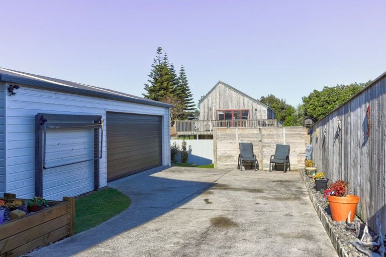 Photo of property in 11a Ashton Terrace, Castlecliff, Whanganui, 4501