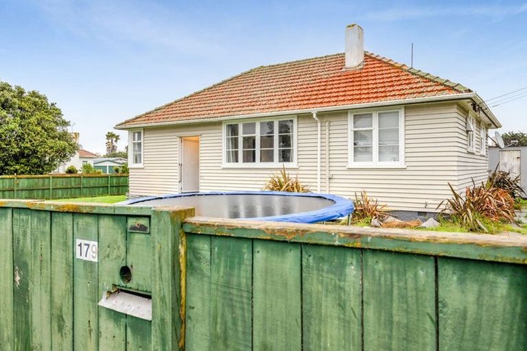 Photo of property in 179 Egmont Street, Patea, 4520