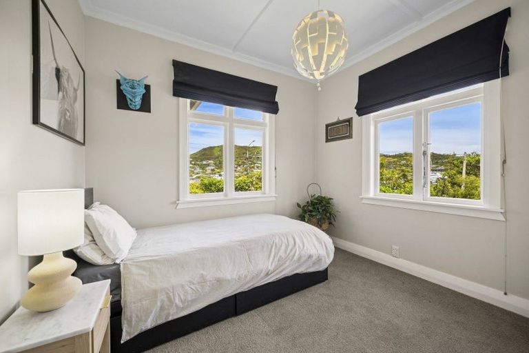 Photo of property in 220 Karori Road, Karori, Wellington, 6012