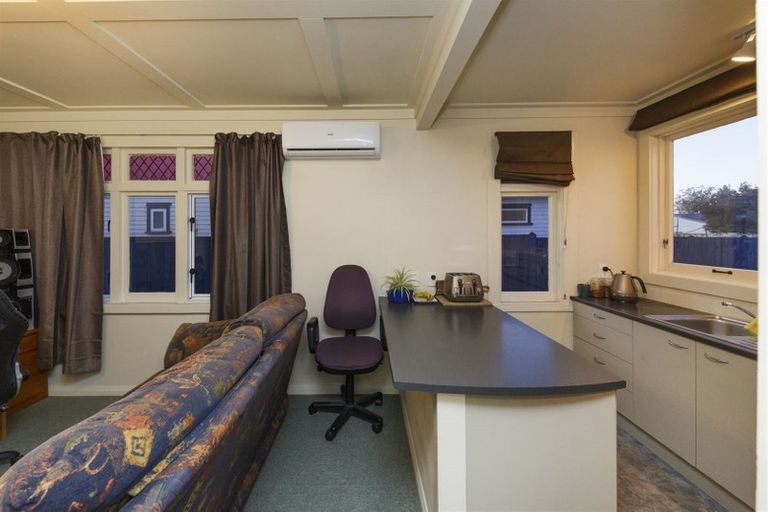 Photo of property in 99 Shamrock Street, Takaro, Palmerston North, 4412