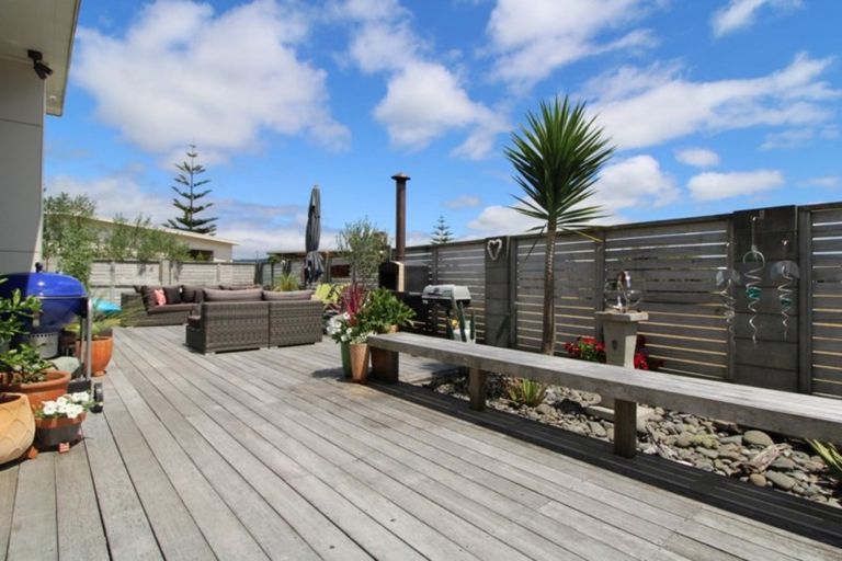 Photo of property in 128 Harbour Drive, Matarangi, Whitianga, 3592