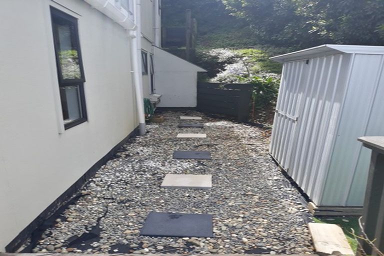 Photo of property in 7a Countess Close, Maupuia, Wellington, 6022