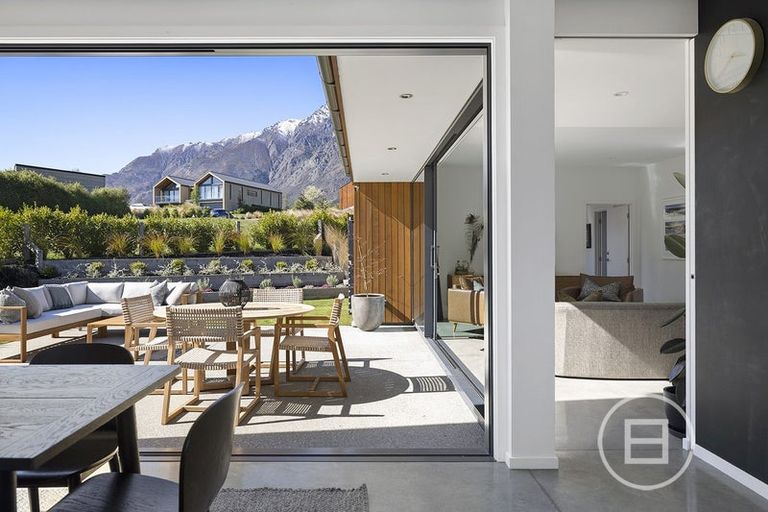 Photo of property in 9 Falconer Rise, Jacks Point, Queenstown, 9371