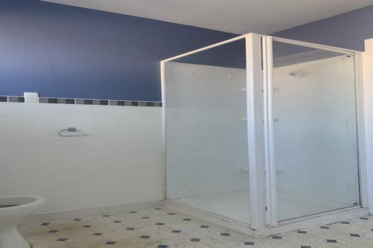 Photo of property in 6 Dunluce Place, Hornby, Christchurch, 8042