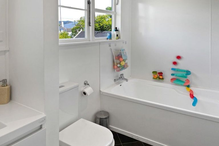 Photo of property in 18 Melrose Street, Wallaceville, Upper Hutt, 5018