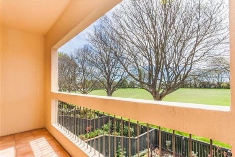 Photo of property in 3/17 Devon Street, Sydenham, Christchurch, 8023