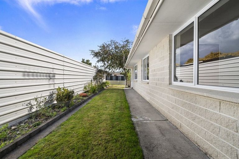 Photo of property in 1b Hendon Place, West End, Palmerston North, 4412