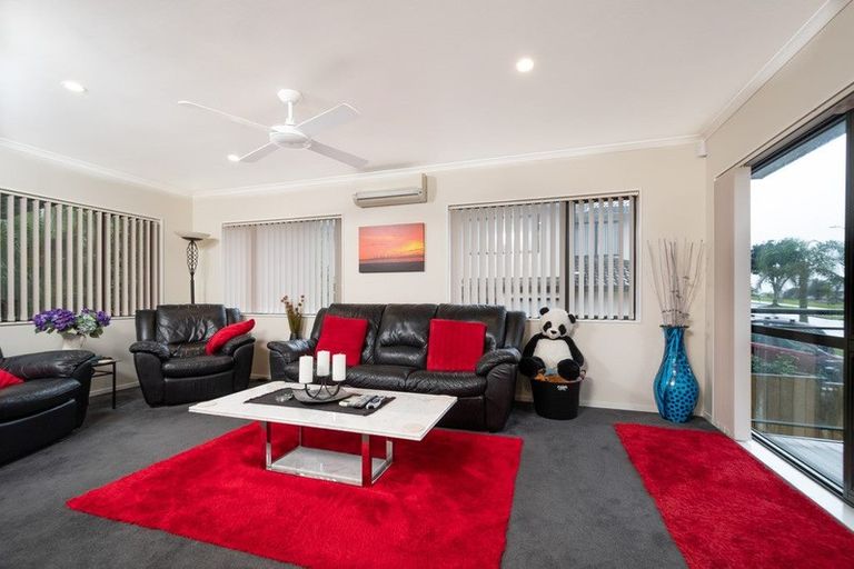 Photo of property in 13 San Marino Drive, Henderson, Auckland, 0612