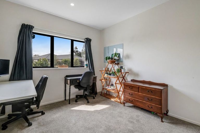 Photo of property in 4 St Julia Court, Helensville, 0800