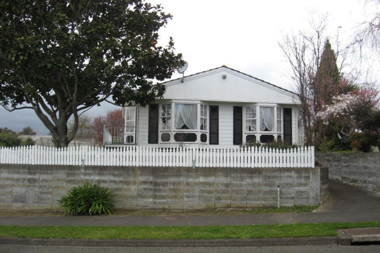 Photo of property in 30 Argyle Avenue, Levin, 5510