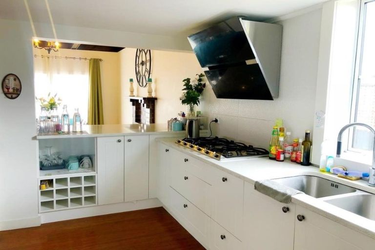 Photo of property in 397 Lake Road, Takapuna, Auckland, 0622