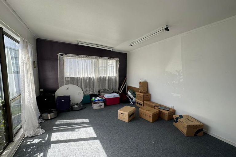 Photo of property in 22 Stokes Valley Road, Stokes Valley, Lower Hutt, 5019