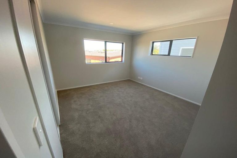 Photo of property in 10 Richard Petterd Way, Swanson, Auckland, 0614