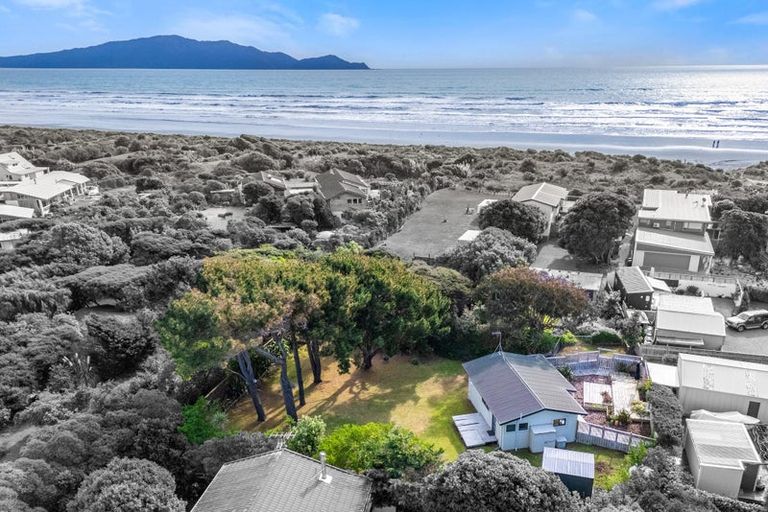 Photo of property in 283 Peka Peka Road, Peka Peka, Waikanae, 5391