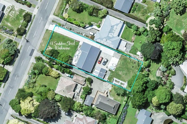 Photo of property in 61 Seddon Street, Waikanae, 5036