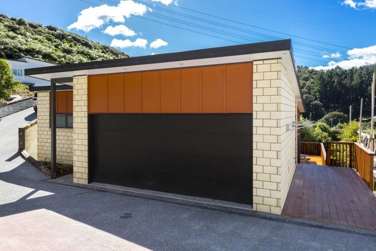 Photo of property in 61a Riverstone Drive, Riverstone Terraces, Upper Hutt, 5018
