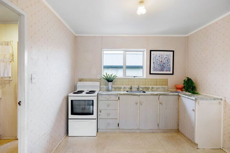 Photo of property in 2 Sunnyside Road, Nawton, Hamilton, 3200