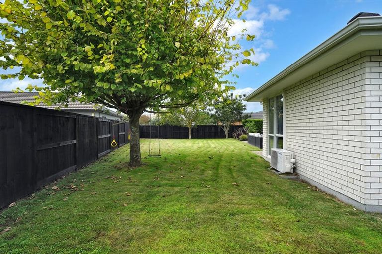 Photo of property in 20 Winchester Place, Rototuna North, Hamilton, 3210