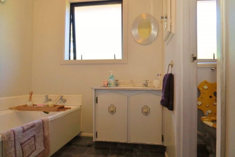 Photo of property in 2/241 Waterloo Road, Hornby, Christchurch, 8042