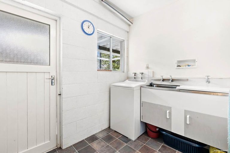 Photo of property in 5 Elizabeth Place, Mairangi Bay, Auckland, 0630