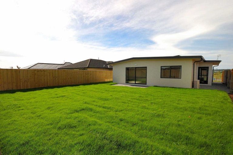 Photo of property in 35 Pakohe Street, Pegasus, 7612