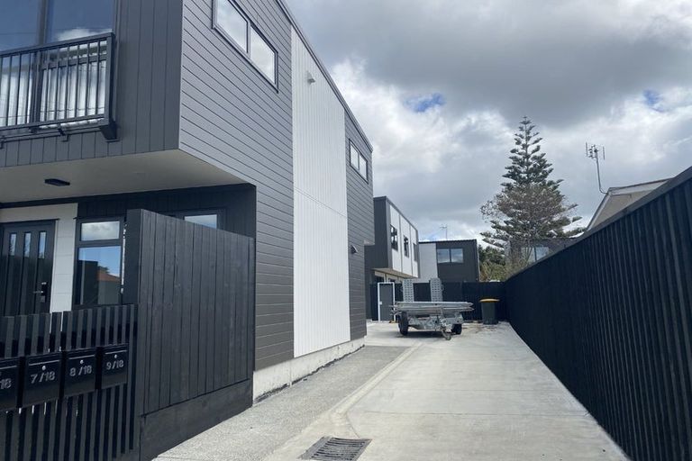 Photo of property in 4/18 Graham Avenue, Te Atatu Peninsula, Auckland, 0610