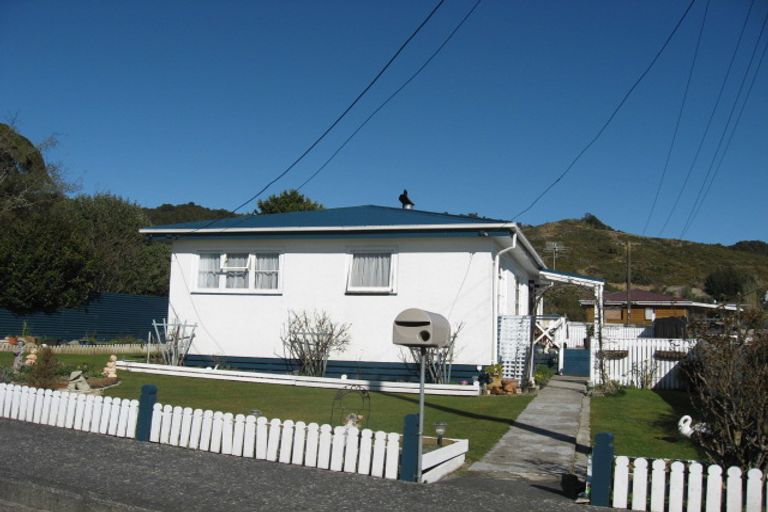 Photo of property in 33 Tramway Street, Ross, 7812