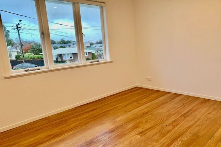 Photo of property in 29 Sylvan Crescent, Te Atatu South, Auckland, 0610