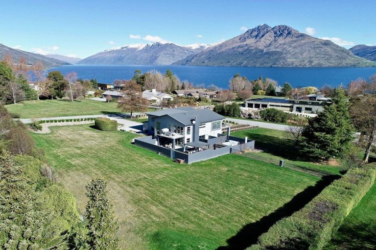 Photo of property in 2 Tasman Terrace, Drift Bay, Queenstown, 9371