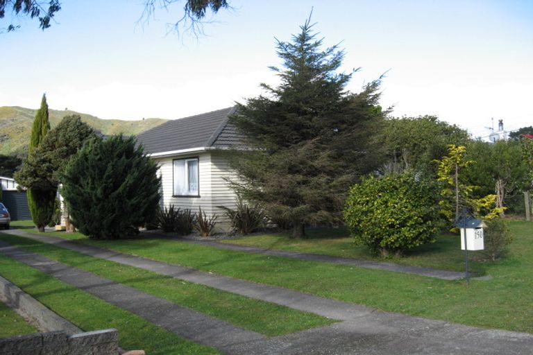 Photo of property in 150 Wellington Road, Wainuiomata, Lower Hutt, 5014