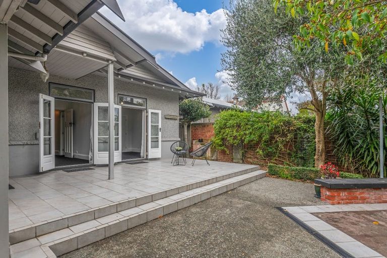 Photo of property in 469 College Street, Hokowhitu, Palmerston North, 4410