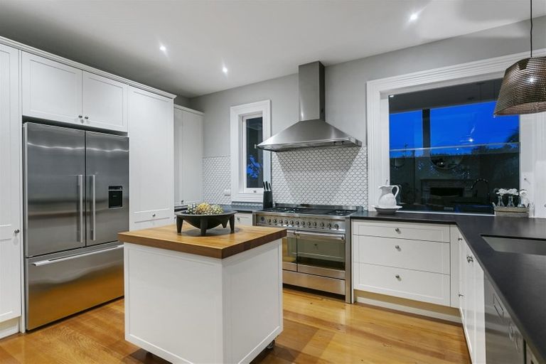 Photo of property in 29 Seaview Avenue, Northcote, Auckland, 0627