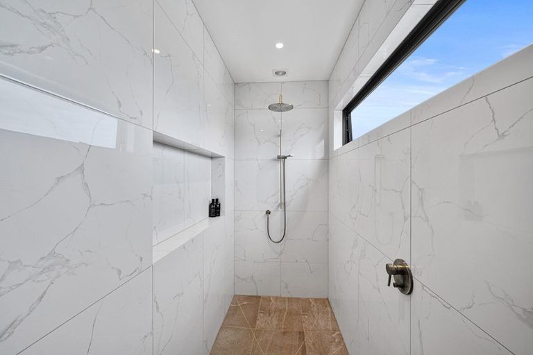 Photo of property in 9 Craig Road, Milford, Auckland, 0620