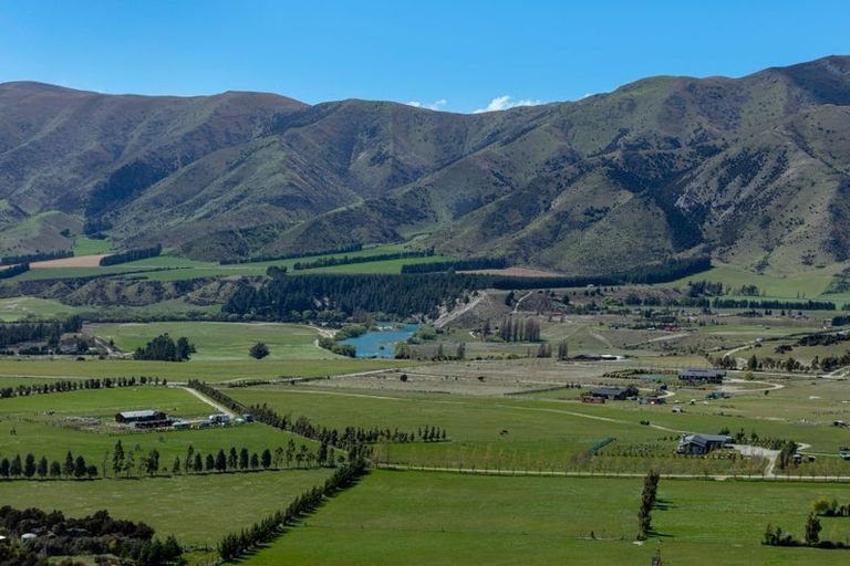 Photo of property in 23 Miharo Lane, Queensberry, Cromwell, 9383