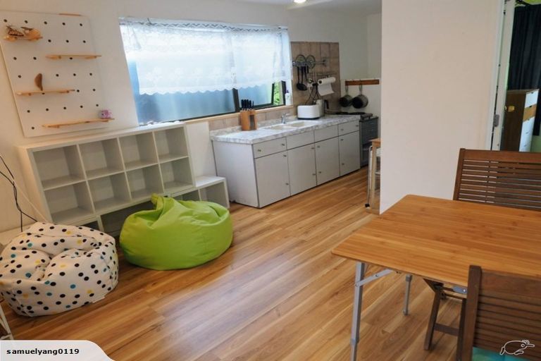 Photo of property in 18 King Richard Place, Browns Bay, Auckland, 0630