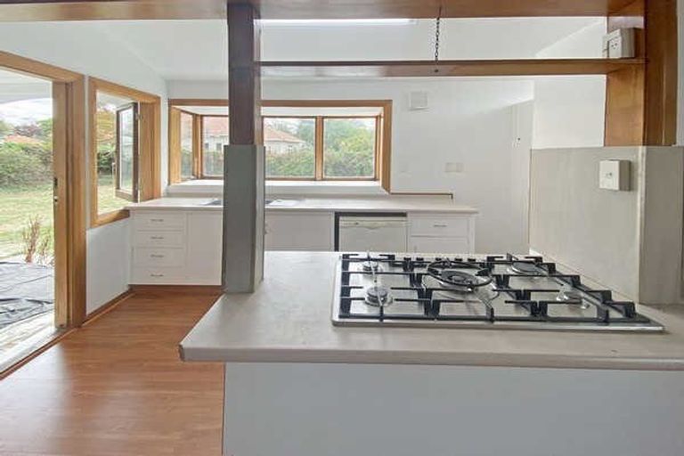 Photo of property in 142 Totara Street, Riccarton, Christchurch, 8041