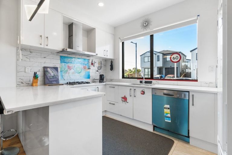 Photo of property in 3 Tumu Road, Papakura, 2110