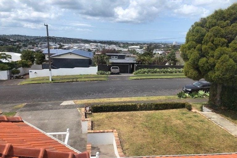 Photo of property in 4 Beatrice Avenue, Hillcrest, Auckland, 0627