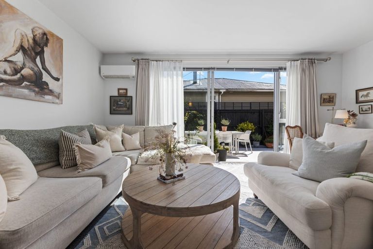 Photo of property in 2/670 Ferry Road, Woolston, Christchurch, 8023