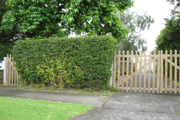 Photo of property in 1/22 Seaforth Avenue, Mangere Bridge, Auckland, 2022