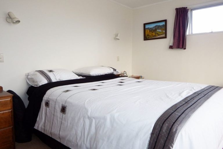 Photo of property in 25 Barton Street, Marton, 4710