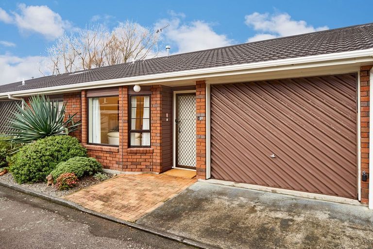Photo of property in 102 Oxford Street, Tawa, Wellington, 5028
