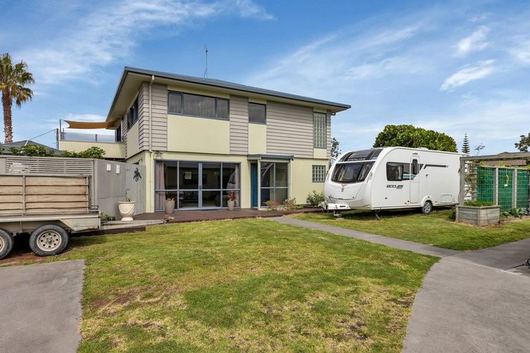 Photo of property in 3 Bermuda Place, One Tree Point, 0118