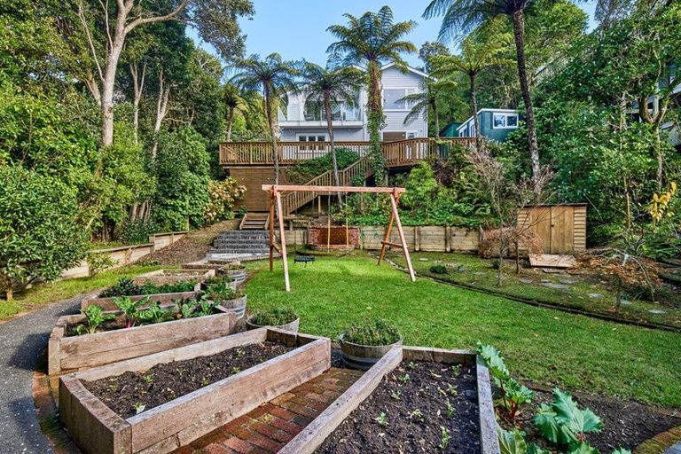 Photo of property in 42 Nottingham Street, Karori, Wellington, 6012