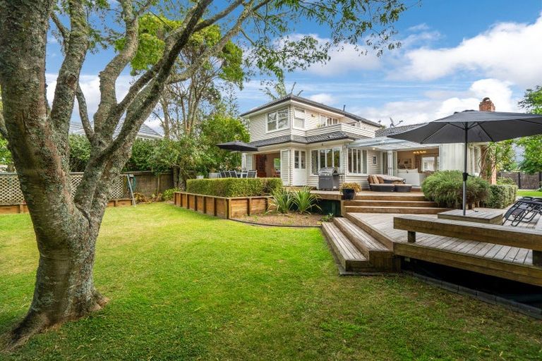 Photo of property in 14 Maleme Avenue, Belmont, Auckland, 0622