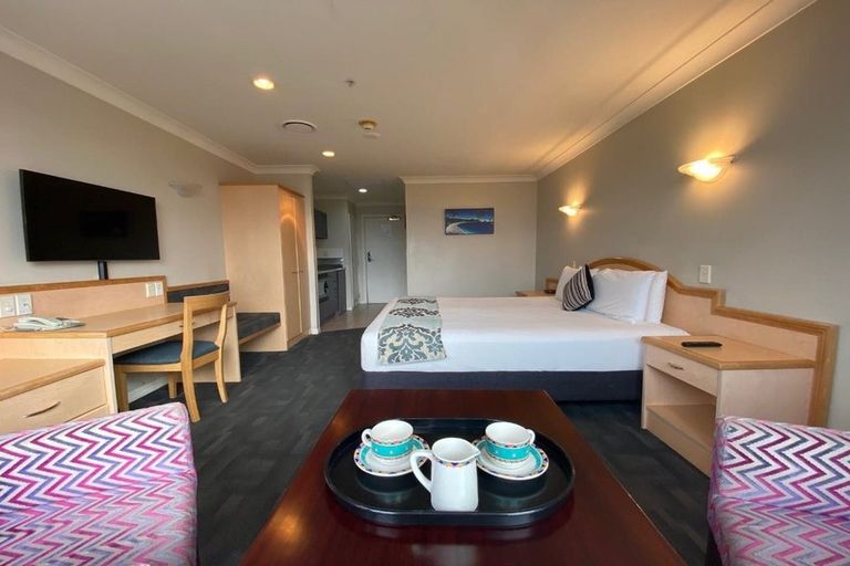 Photo of property in The Duxton Hotel Apartments, 6p/100 Greys Avenue, Auckland Central, Auckland, 1010