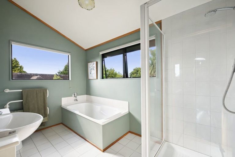 Photo of property in 22 Wychwood Crescent, Springfield, Rotorua, 3015