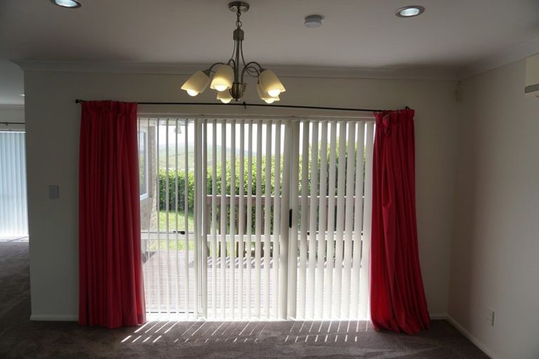 Photo of property in 4 Comber Place, Johnsonville, Wellington, 6037