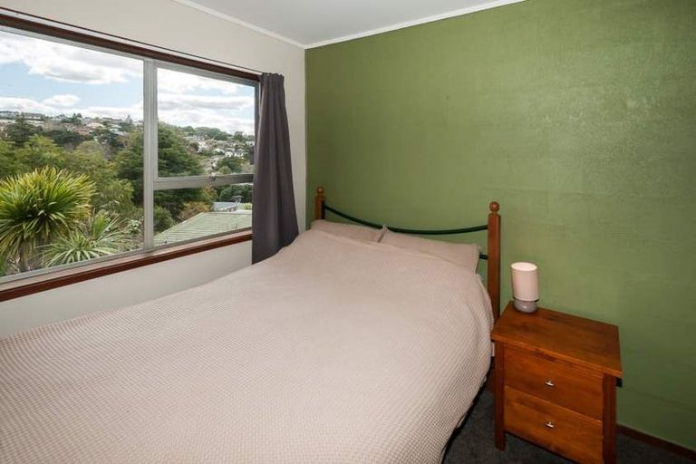 Photo of property in 2/2 Ellice Road, Totara Vale, Auckland, 0629